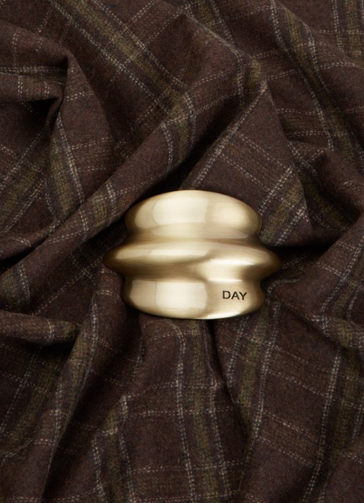 Day Birger et Mikkelsen Dayzia sjaal in wolblend met broche - detail 2 bruin