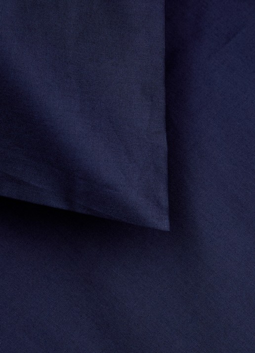 de Bijenkorf Home  dekbedovertrekset van  katoen 200TC - inclusief kussensloop - detail 3 donkerblauw