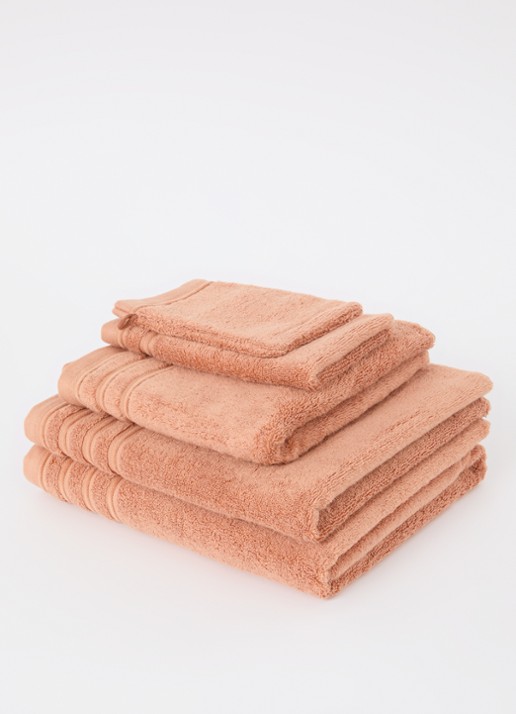 de Bijenkorf Home Evolution badlaken - 580 gr/m2 - 100 x 150 cm - voorkant 3 oranjebruin