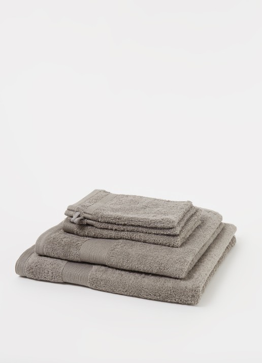 de Bijenkorf Home  Softness badlaken - 600 gr/m2 - 70 x 140 cm - voorkant 2 grijs
