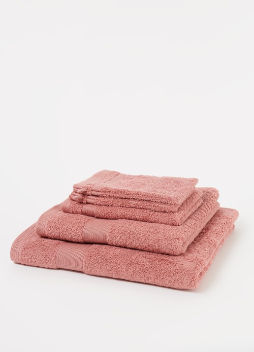 de Bijenkorf Home  Softness badlaken - 600 gr/m2 - 70 x 140 cm - detail roze