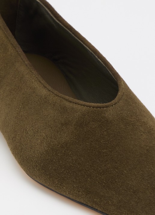 Dear Frances Topo Flat ballerina van suède - detail 6 mosgroen