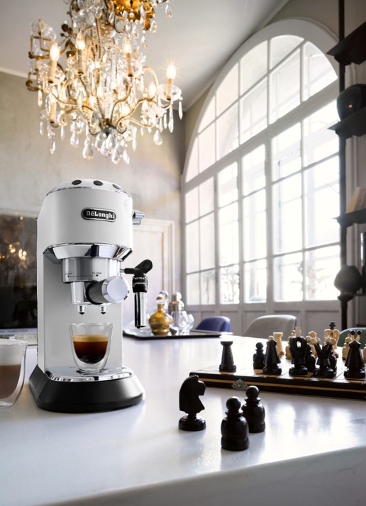 DeLonghi Dedica espressomachine EC685.W - voorkant 6 wit