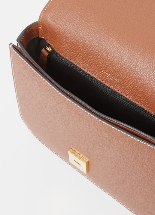 DeMellier Vancouver crossbodytas van leer - detail cognac