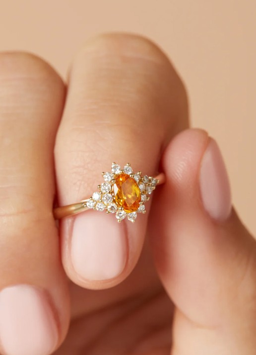 Diamond Point Geelgouden ring, 0.60 ct gele saffier, Eden - voorkant 2 geelgoud