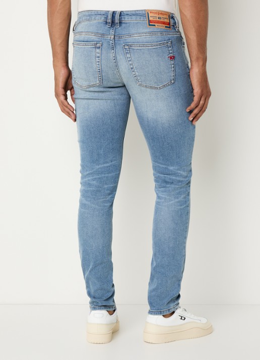 Diesel 1979 Sleenker slim fit jeans met lichte wassing - achterkant 3 indigo