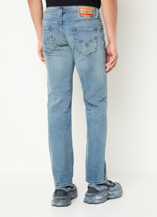 Diesel 1985 Larkee slim fit jeans met medium wassing - achterkant 8 indigo