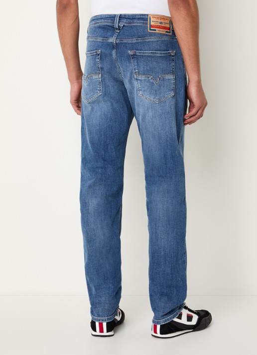 Diesel 1986 Larkee-Beex straight leg jeans met lichte wassing  - achterkant 5 indigo