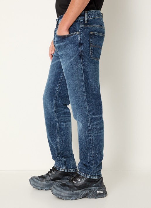 Diesel 2023 D-Finitive slim fit jeans met donkere wassing - detail 2 indigo