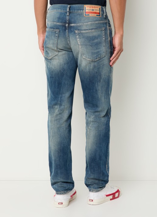Diesel 2023 D-Finitive straight leg jeans met medium wassing - achterkant 5 indigo