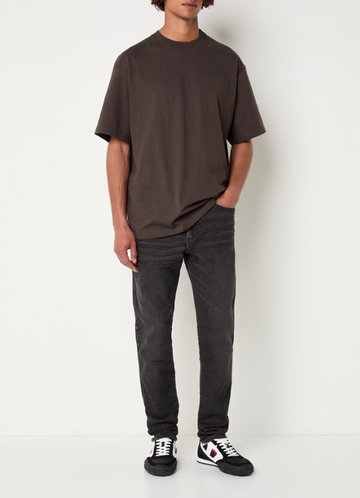 Diesel 2062 D-Strukt slim fit jeans met gekleurde wassing - voorkant 5 antraciet