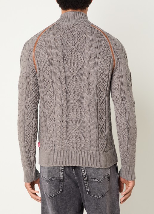 Diesel K-Inome kabelgebreide trui in wolblend met details van imitatieleer - achterkant taupe