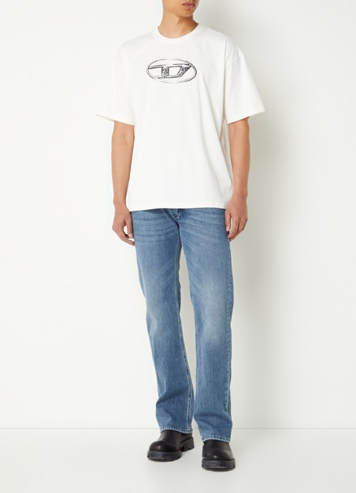 Diesel T-Boxt-Q22 T-shirt met logoprint - voorkant 3 gebroken wit