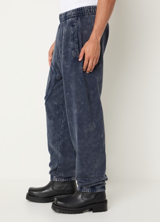 Diesel Tapered fit joggingbroek met logo en verwassen afwerking - detail 4 donkerblauw