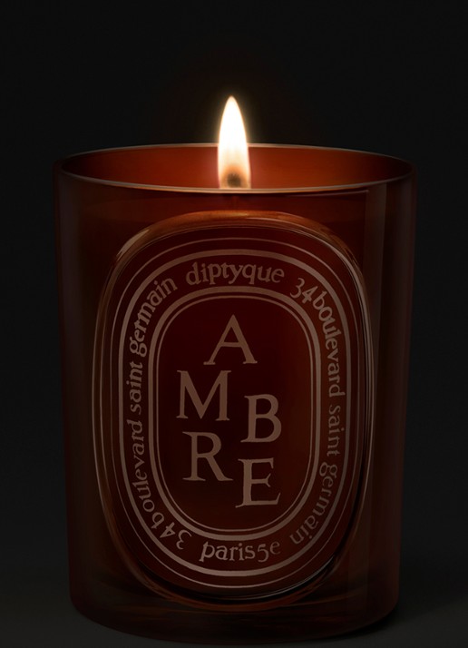 DIPTYQUE Ambre geurkaars 300 gram - voorkant 3 beige