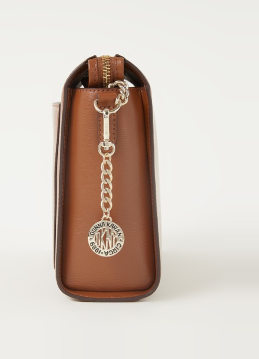 DKNY Bryant Medium crossbodytas van leer - detail 3 cognac