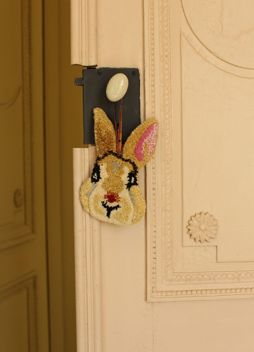 Doing Goods Betty Bunny hanger 26 cm - voorkant 2 lichtbruin