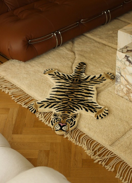 Doing Goods Drowsy Tiger Small vloerkleed 100 x 65 cm - voorkant 2 beige