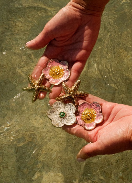 Doing Goods Faye Flower deur- en kastknop 5 cm - voorkant 2 wit