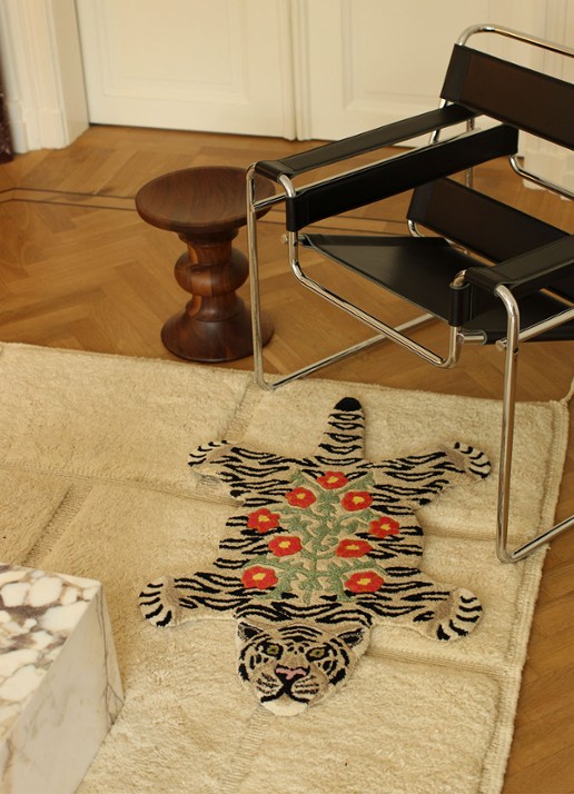 Doing Goods Floral White Tiger Rug Small vloerkleed 92 x 62 cm - detail zand