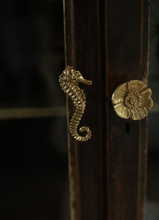 Doing Goods Pippa Seahorse deurknop links - voorkant 3 goud
