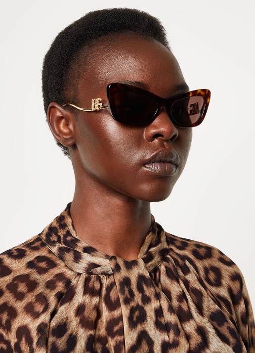Dolce & Gabbana Cat Eye zonnebril DG4467B - voorkant 2 donkerbruin