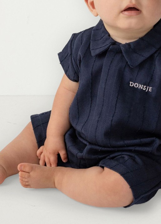 Donsje Amsterdam Kajani ribgebreide playsuit met logoborduring - voorkant 2 beige