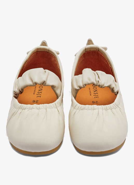 Donsje Amsterdam Lauran Shooting Star ballerina van leer - detail ivoor