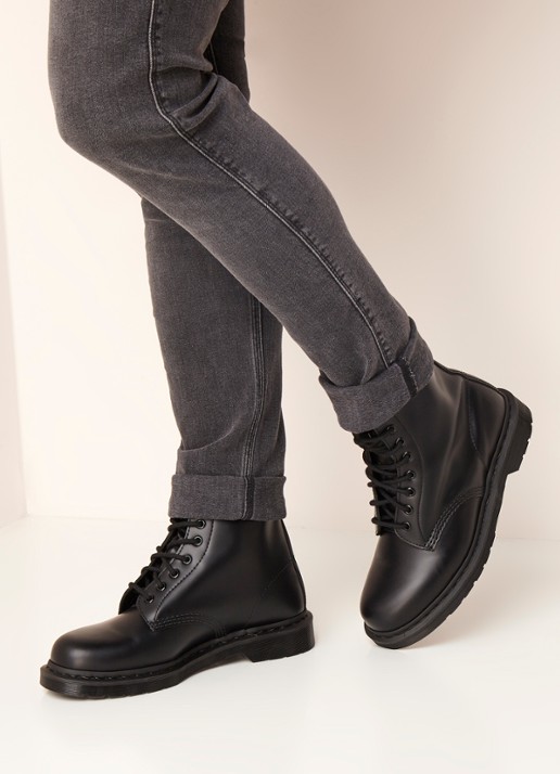 Dr. Martens 1460 Mono veterschoen van leer - voorkant 5 zwart