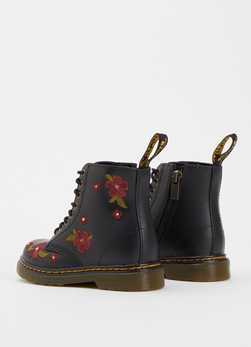 Dr. Martens Pascal veterboot van leer met borduring - achterkant 4 zwart