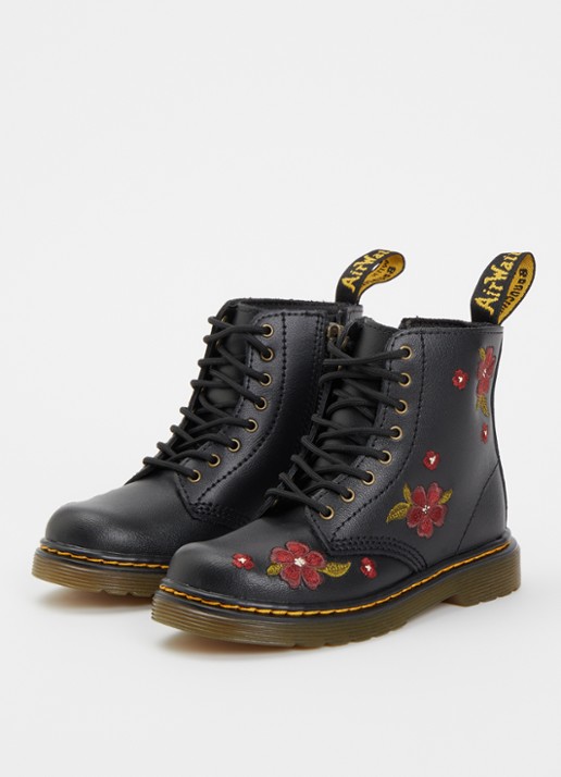 Dr. Martens Pascal veterboot van leer met borduring - detail zwart