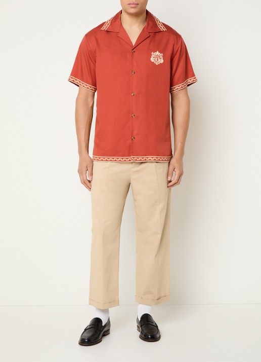 Drôle de Monsieur Danseurs met logo- en backprint - voorkant 2 steenrood