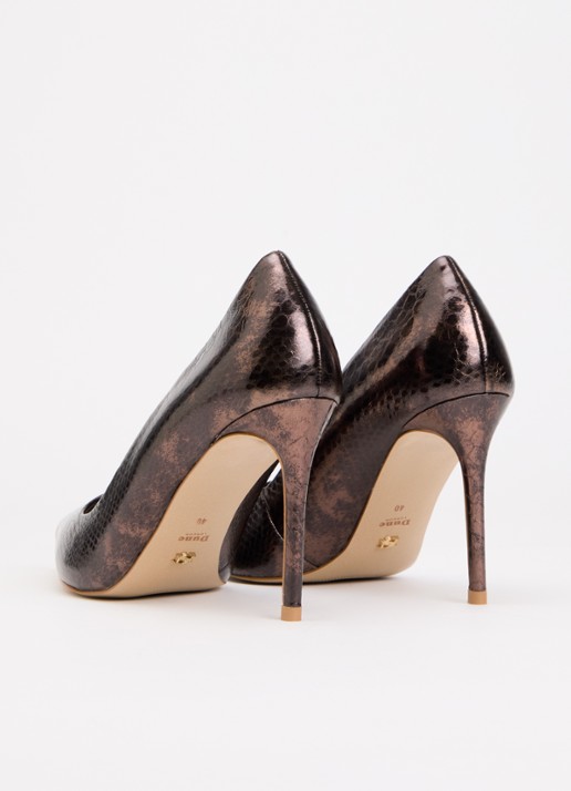 Dune London Assured pump van leer met crocostructuur - achterkant donkerbruin