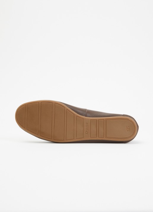 Dune London Girella mocassin van leer met strikdetail - detail 4 chocoladebruin