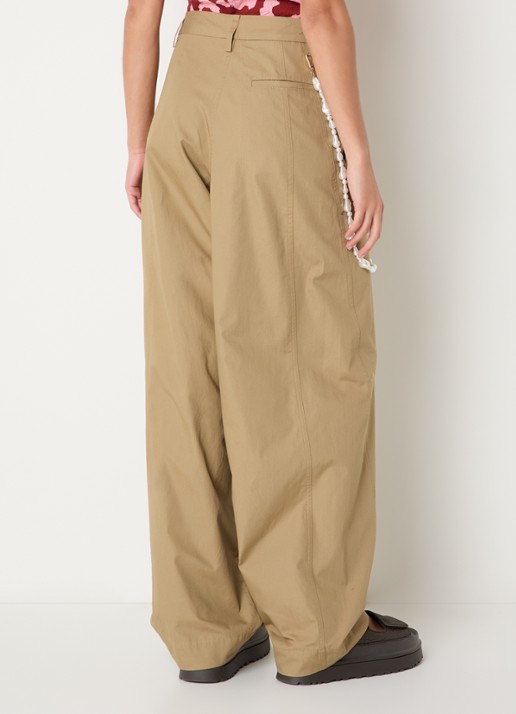 Essentiel Antwerp Jesuis high waist tapered fit chino met imitatieparels - achterkant 2 camel