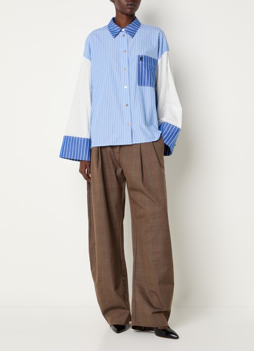 Essentiel Antwerp Kovid blouse met streepprint en trompetmouw - voorkant 2 blauw