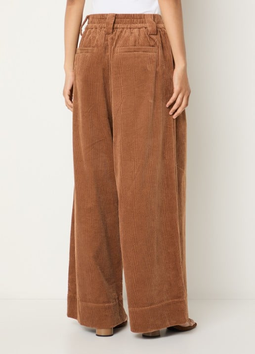 Essentiel Antwerp Mid waist wide fit broek van corduroy met paspelzakken  - achterkant roestbruin
