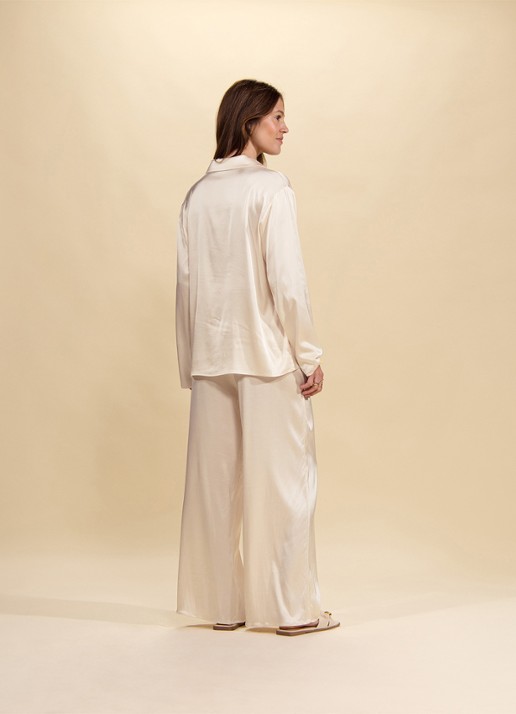 Essenza Elodie loungetop met glanzende finish - detail 5 vanillegeel