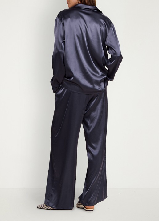 Essenza Elodie loungetop met glanzende finish - detail 4 donkerblauw