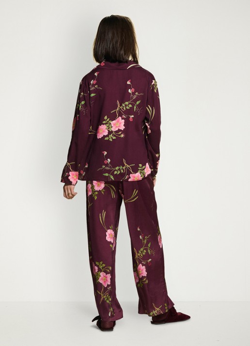 Essenza Elodie Maren loungetop met bloemenprint - achterkant donkerrood