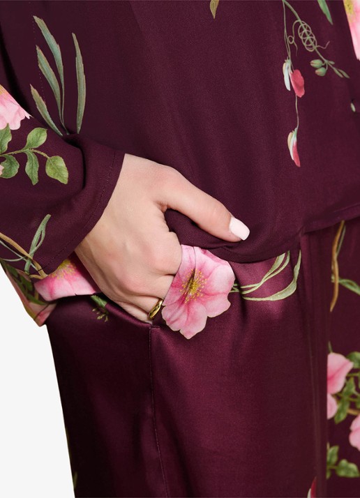 Essenza Ida Maren loungebroek met bloemenprint - voorkant 3 donkerrood