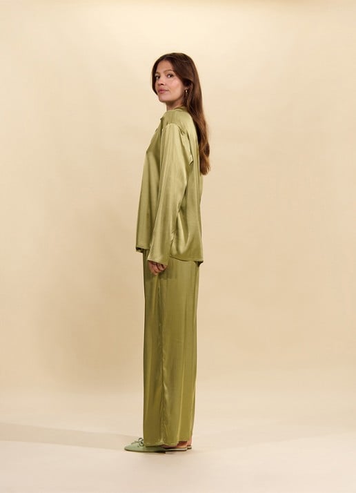 Essenza Ida pyjamabroek van satijn - detail 4 groen