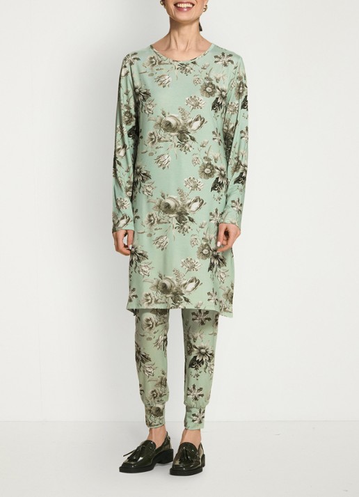 Essenza Jules Florean loungebroek met bloemenprint - voorkant 4 groen