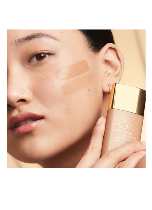 Estée Lauder Double Wear Sheer Long-Wear Makeup SPF 20 - foundation - detail 3 3c2 pebble