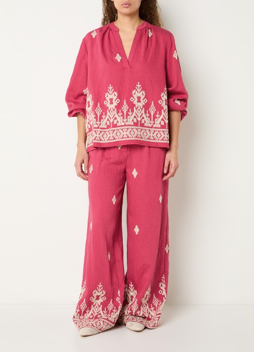 Expresso Tuniek met borduring en pofmouw - voorkant 3 kersenrood
