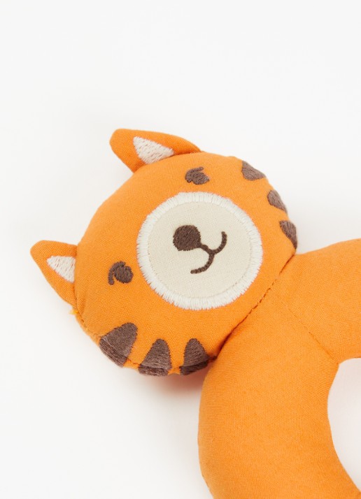 Fabelab Tiger rammelaar 16 cm - detail 2 donkeroranje
