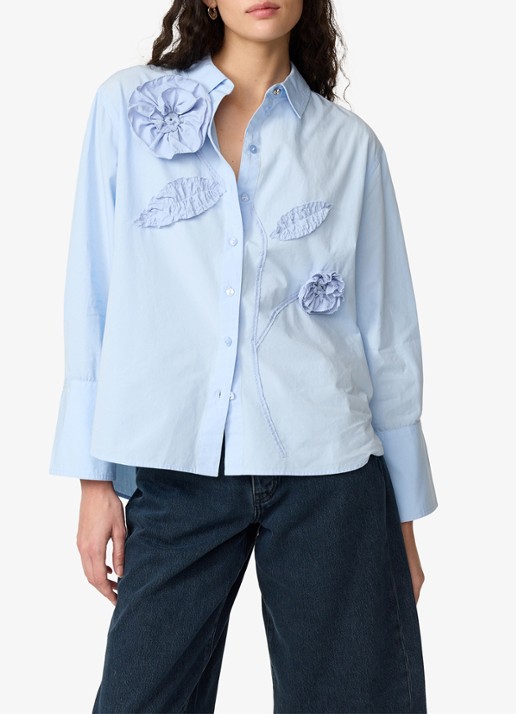Fabienne Chapot Alex blouse met bloemenapplicaties - detail 4 lichtblauw