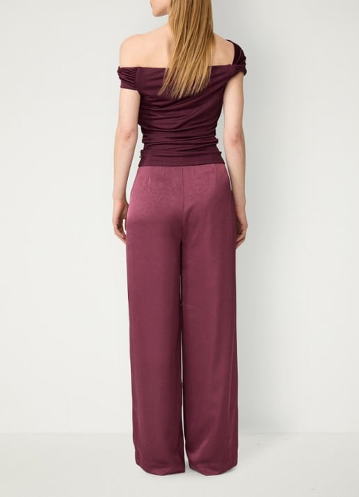 Fabienne Chapot Emma high waist wide leg pantalon van satijn met strikdetail - achterkant 5 bordeauxrood