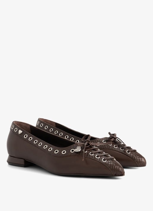 Fabienne Chapot Sailor ballerina van leer - detail chocoladebruin