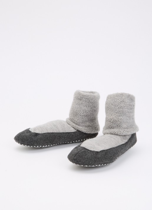 Falke Cosyshoe pantoffel in wolblend met anti-slip - detail 2 lichtgrijs